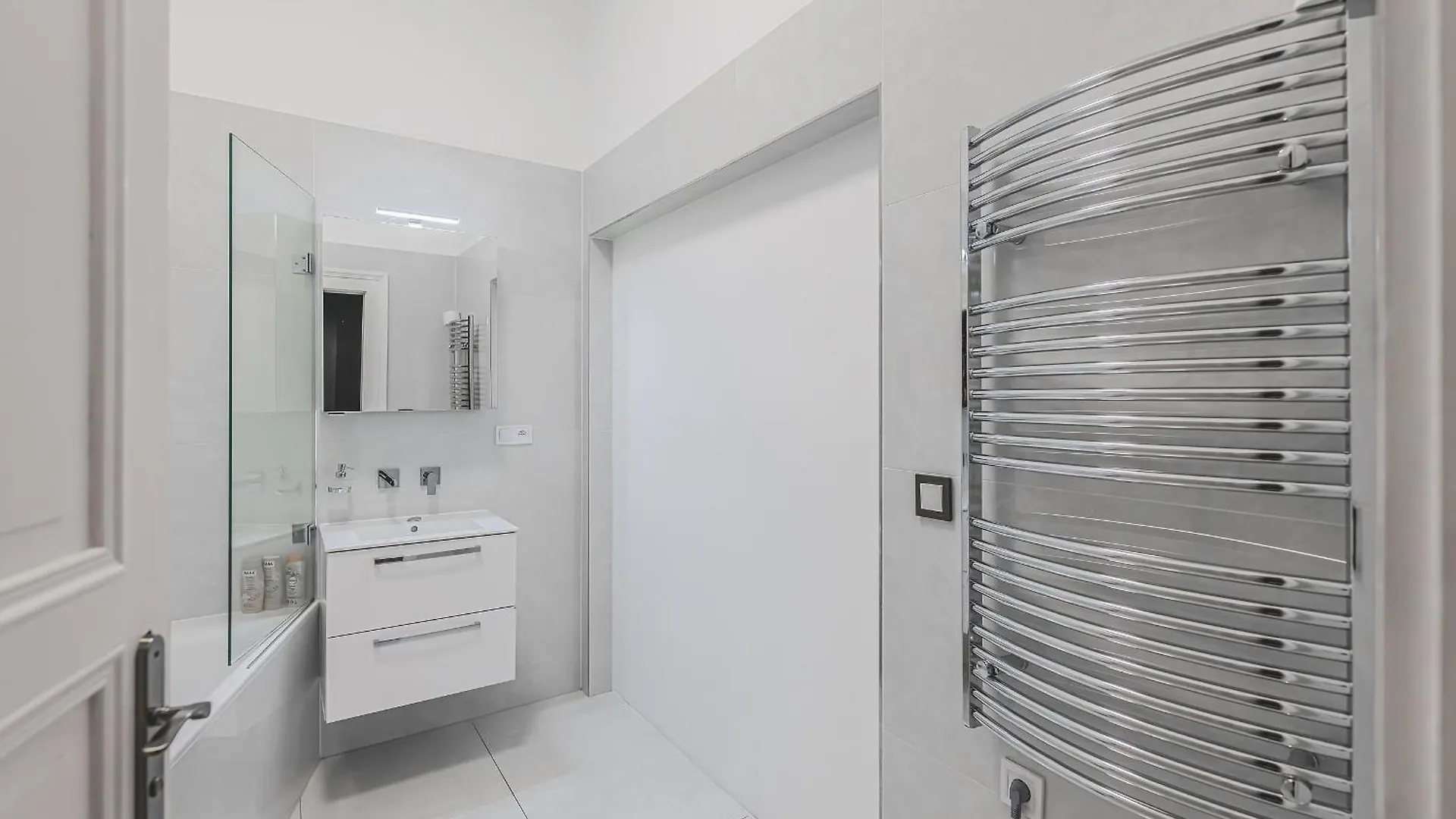 Tiny Room In 布拉格 0*,